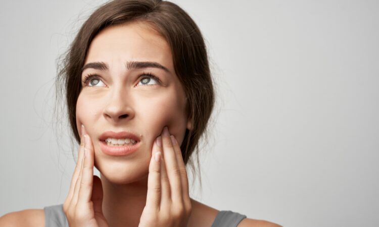 Recognizing the signs of TMJ disorder early can help you seek treatment before the pain becomes chronic or affects your daily life.